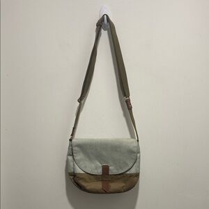 Hedgren Stylish Two-Tone Women’s Crossbody Bag 🌟